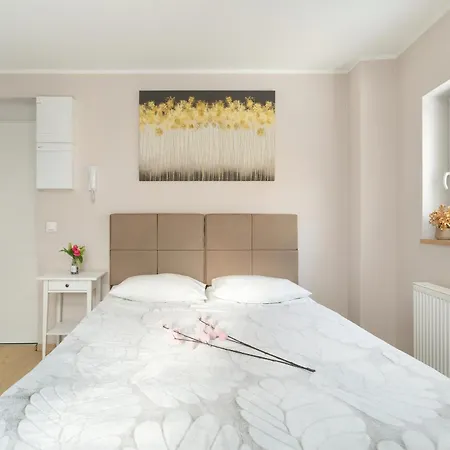 Apartamento Stylowe I Eleganckie Studia Very Berry W Poznaniu By Renters Poznan
