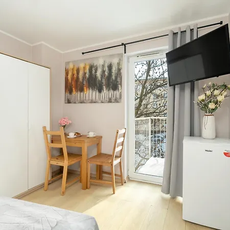 Stylowe I Eleganckie Studia Very Berry W Poznaniu By Renters Apartamento Poznan
