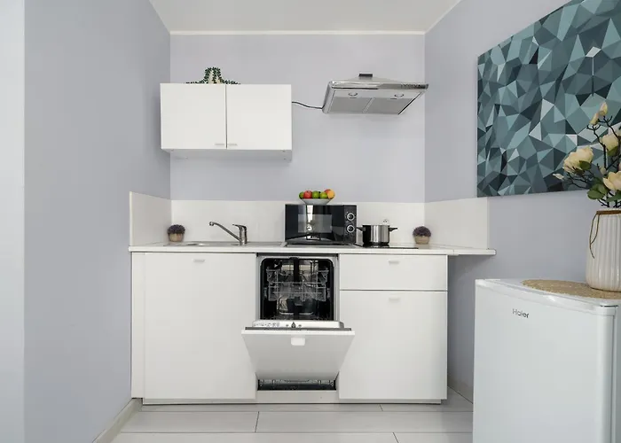 Stylowe I Eleganckie Studia Very Berry W Poznaniu By Renters Apartment