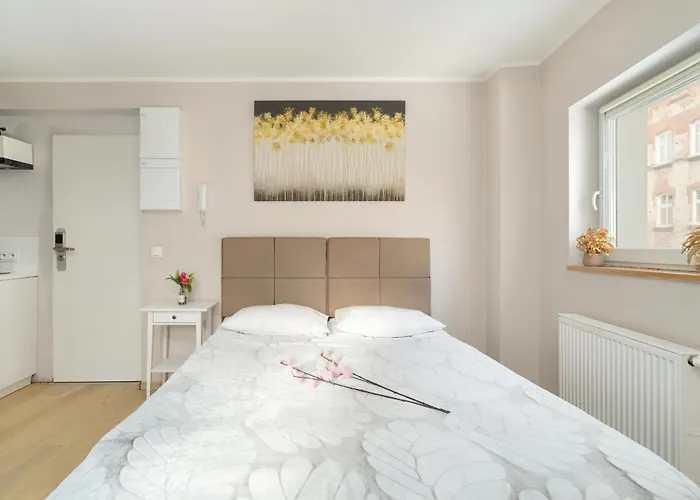 Apartment Stylowe I Eleganckie Studia Very Berry W Poznaniu By Renters Poznan