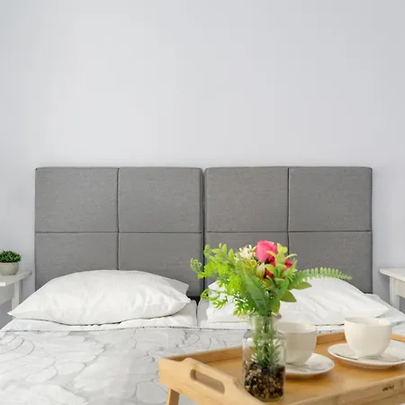 Stylowe I Eleganckie Studia Very Berry W Poznaniu By Renters Appartement
