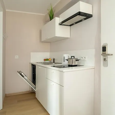 Apartment Stylowe I Eleganckie Studia Very Berry W Poznaniu By Renters