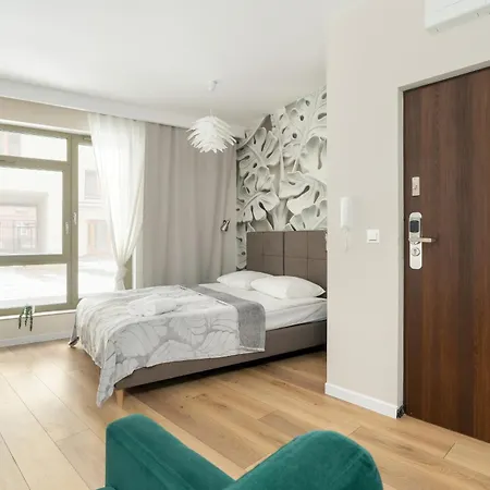 Stylowe I Eleganckie Studia Very Berry W Poznaniu By Renters * 波兹南