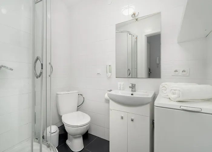 Stylowe I Eleganckie Studia Very Berry W Poznaniu By Renters بوزنان