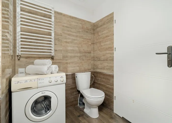 Stylowe I Eleganckie Studia Very Berry W Poznaniu By Renters * بوزنان