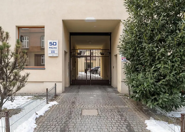 Stylowe I Eleganckie Studia Very Berry W Poznaniu By Renters Apartment Poznan