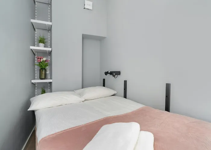 Stylowe I Eleganckie Studia Very Berry W Poznaniu By Renters * Poznan